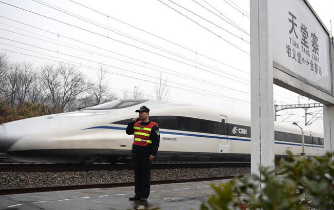 大山小站裏的年輕民警