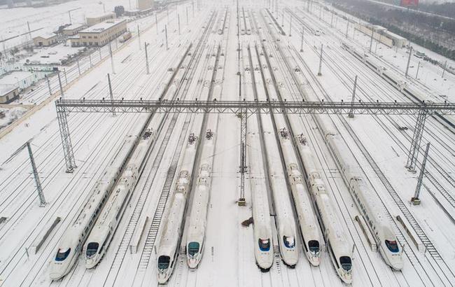 動車停庫避風雪