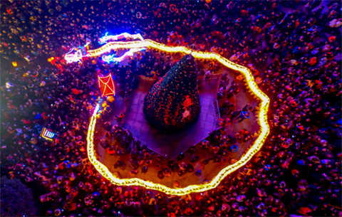 百人共舞盛世龍 千年民俗鬧元宵