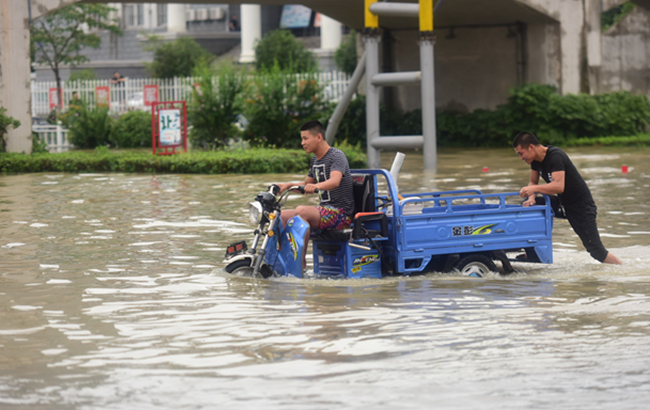 暴雨來襲 安徽多地開啟“看海模式”
