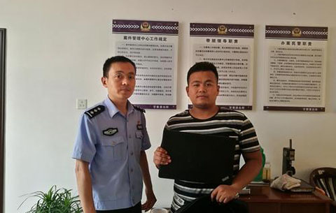 大學生騎共享單車丟電腦,民警熱心幫找回