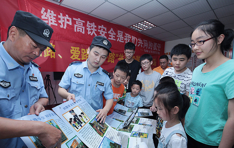 開學第一課 緊繃護路安全弦