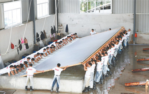 最大宣紙抄制成功