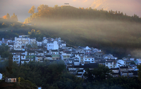 青山隱隱雲迢迢 半坡山居半坡秋