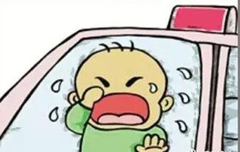 他,勇砸車窗救孩童