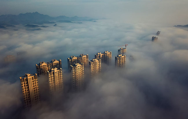 航拍:雲海漫城 “霧”入仙境