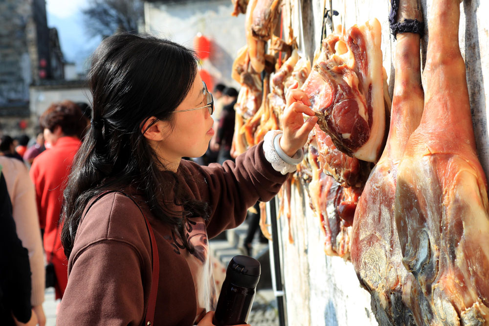 徽州臘肉香 古村年味濃