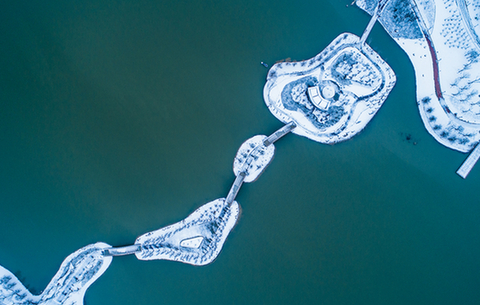 航拍:雲粉千重凝不飛 昆玉樓臺珠樹密