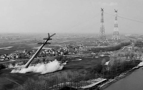 “皖江第一跨”北塔爆破拆除