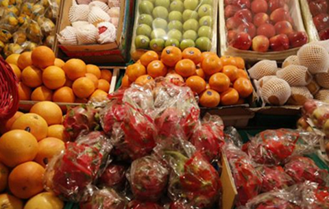 合肥一水果店任性佔道經營被罰500元