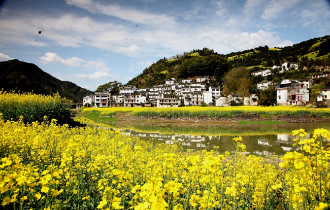 一江清水生態美 百裏畫廊賦春詞