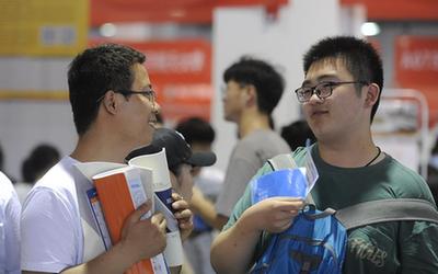 高校招生咨詢忙