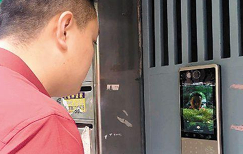 進門“刷臉”,小區開啟智慧生活