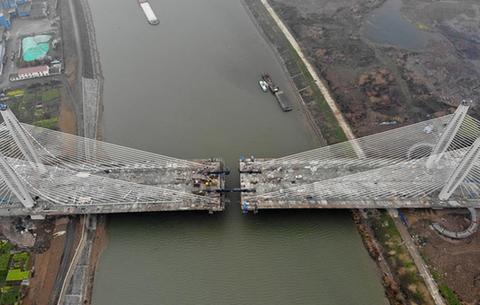 安徽巢湖跨裕溪河大桥加紧建设