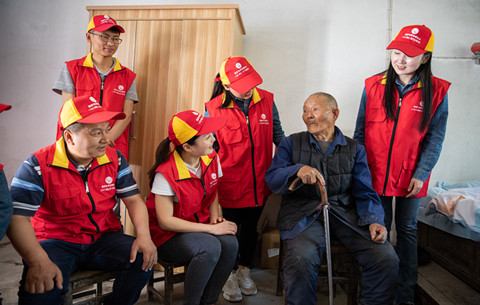青春光明行 激勵建新功
