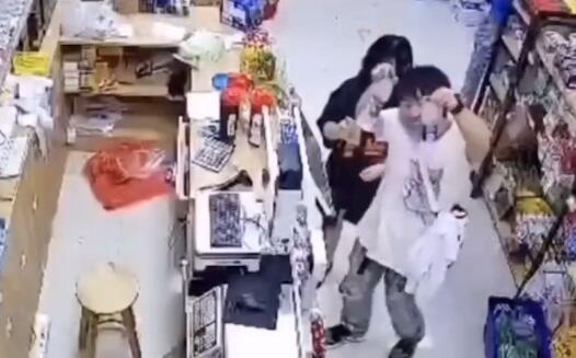 社區小店上演暖心“情景劇”