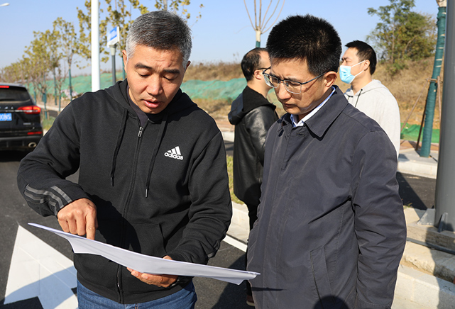 当前正处在 &lsquo;争先进位&rsquo;的关键时刻，要从完成千亿经济任务、改革攻坚创新、培育完善产业生态圈三个方面全面发力。