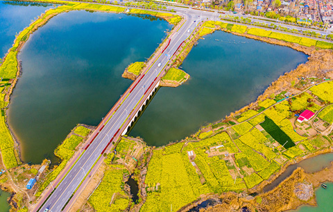 【“飞阅”中国】行驶在春天的画卷里