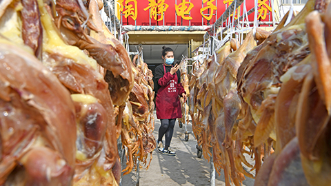 农村电商捎来“家乡味”