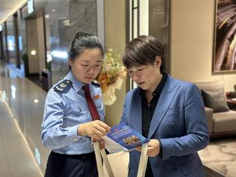 合肥市蜀山区税务局开展第32个全国税收宣传月活动