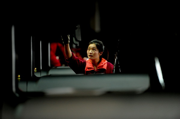 发现工业之美新华社签约摄影师走进江淮汽车